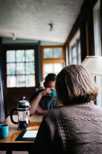 woman-sitting-in-coffee-shop